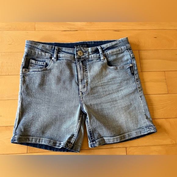 Girls Silver Jean shorts - Picture 1 of 6